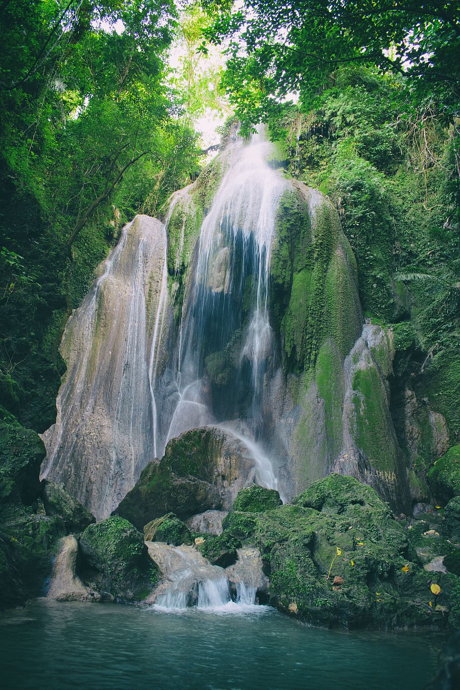 fotografia de lapse de temps, cascades, alt, arbres, medi ambient, flux, bosc, paisatge, exposició llarga, molsa, naturalesa, fotografia de natura, parc, roques, escènic, splash, pedres, corrent, lapse de temps, aigua, humit, boscos, cascada, bellesa a la natura, arbre, rock, planta, escenics - natura, moviment, rock - object, aigua que flueix, sòlid, terra, moviment borrós, formació de roca, cap gent, davant del mar, a l'aire lliure, que flueix, poder a la natura, selva tropical, caient aigua, 5K