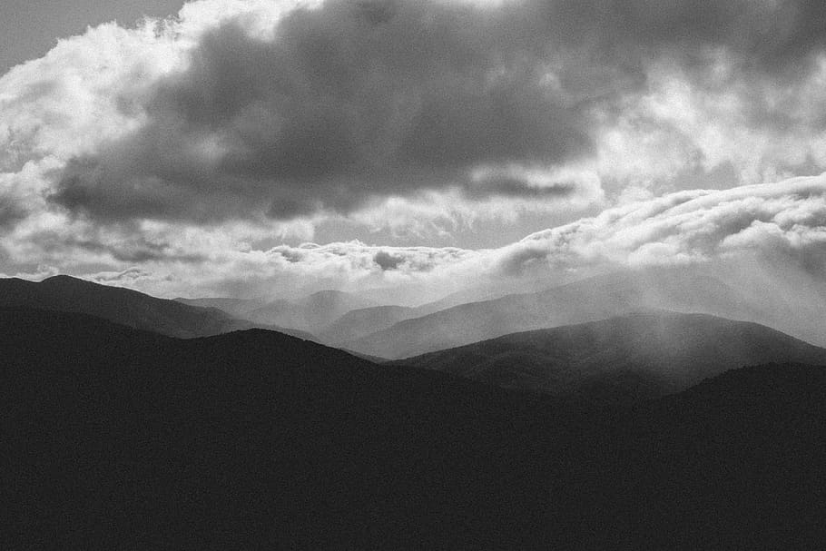 muntanyes, boira, núvols, ennuvolat, canviant d'humor, looklikefilm, pel·lícula, filmy, vsco, Apalàquia, muntanyes apalaches, silueta, paisatge, blanc i negre, bnw, bw, gra, fracàs, folk, paisatge popular, núvol - cel, cel, bellesa a la natura, muntanya, escenics - natura, tranquil·litat, escena tranquil·la, cap gent, medi ambient, naturalesa, escena no urbana, Serra, dia, a l'aire lliure, idíl·lic, geografia física, majestuós, remot, cim de muntanya, 4K
