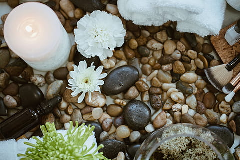 natural, spa decorations photo, Makeup, Relax, Rocks, Spa, plant, nature, stone - object, no people, freshness, solid, flower, white color, beauty in nature, high angle view, food and drink, close-up, pebble, rock, flowering plant, stone, food, day, large group of objects, wellbeing, outdoors, 4K, CC0, public domain, royalty free