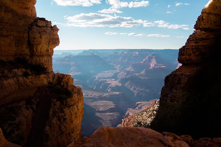 slavný orientační bod, hora, Příroda, venku, útes, grand canyon národní park, údolí, kaňon, mesa, plošina, nebe, červená skála, sama, Grand Canyon, národní park, dom, , velká země, Amerika, americký, počasí, Skála, scenics - příroda, krása v přírodě, rock - objekt, Skalní formace, klidné scény, pevný, klid, pohoří, mimoměstské scény, nikdo, den, mrak - nebe, fyzická geografie, idylický, geologie, životní prostředí, formace, erodoval, 4K