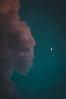 cloud saat malam hari, langit, awan - langit, alam, bulan, keindahan di alam, tidak ada orang, scenics - alam, di luar rumah, ketenangan, malam, senja, lingkungan Hidup, air, adegan yang tenang, polusi, isu yang berkaitan dengan lingkungan, refleksi, eksplorasi, tampilan sudut rendah, bulan planet, 5K, CC0, domain publik, bebas royalti