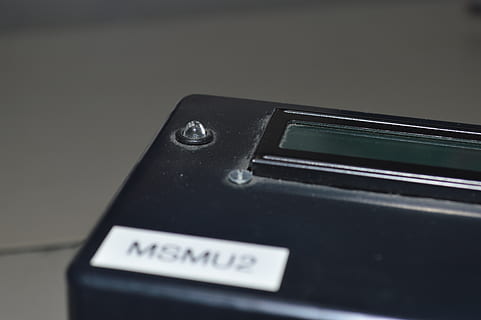 Fai da te, lcd, modulo, guidato, tecnologia, comunicazione, in casa, avvicinamento, girato in studio, musica, in stile retrò, nessuno, messa a fuoco selettiva, cultura artistica e intrattenimento, singolo oggetto, attrezzatura, testo, tecnologia wireless, natura morta, connessione, Radio, colore nero, sceneggiatura occidentale, materiale elettrico, 5K, CC0, dominio pubblico, privo di copyright