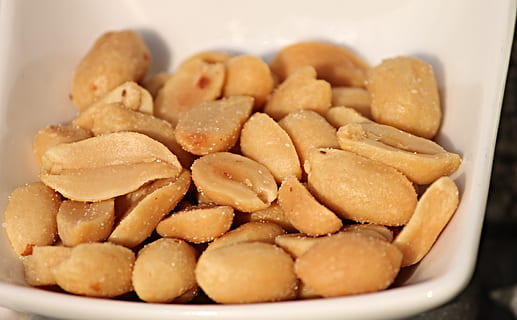 peanuts, roasted, salted, cores, peanut kernels, nuts, delicious, snack, nibble, nutmeat, knabberzeug, nutrition, food, salt, eat, tasty, healthy, salty, close up, gutted, unshelled, vitamins, natural product, brown, food and drink, close-up, indoors, no people, large group of objects, wellbeing, healthy eating, freshness, bowl, nut, ready-to-eat, selective focus, abundance, still life, studio shot, nut - food, sweet food, crockery, temptation, 4K, CC0, public domain, royalty free