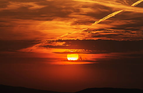 Foto, Himmel, golden, Stunde, Wolken, Licht, Einbruch der Dunkelheit, Orange, Sonnenuntergang, Szenen - Natur, wolke - himmel, Schönheit in der Natur, orange Farbe, Ruhe, ruhige Szene, Natur, idyllisch, Wasser, Sonne, keine Leute, Dramatischer Himmel, Meer, Silhouette, draußen, Scheu, Wolkengebilde, Sonnenlicht, romantischer Himmel, 5K, CC0, gemeinfrei, lizenzfrei
