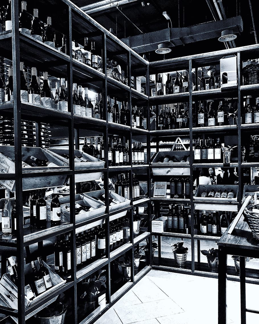 kavárna, stolování, víno, jídlo, restaurace, v pořádku, město, městský, police, uvnitř, nikdo, architektura, průmysl, v řadě, absence, kontejner, výběr, uspořádání, den, velká skupina objektů, objednat, hojnost, továrna, jídlo a pití, vzdělání, prázdný, svítí, 2K