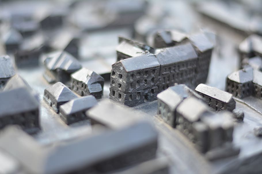 ternopil, miniatura, bronze, model, escultura, turisme, arquitectura, històricament, edifici, cap gent, enfocament selectiu, gran grup d'objectes, Munt, metall, indústria, fons, tir de l'estudi, dia, primer pla, marc complet, color plata, a l'interior, tecnologia, abundància, pila, indústria electrònica, textura, naturalesa, CPU, 5K