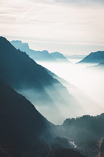 Berg mit Nebel, Gletscher, Natur, Berg, Eis, Schnee, draußen, Gadmen, Schweiz, Susten Pass, Gebirge, Dämmerung, Sonnenuntergang, Sonnenaufgang, Himmel, roter Himmel, Landschaft, Gipfel, Szenen - Natur, Schönheit in der Natur, ruhige Szene, Ruhe, Nebel, Nicht-städtische Szene, Umgebung, idyllisch, keine Leute, wolke - himmel, majestätisch, Fernbedienung, Tag, dunstig, 5K, CC0, gemeinfrei, lizenzfrei