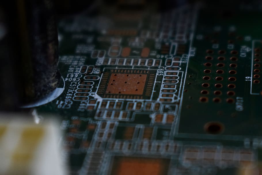 computere, tech, bundkort, chips, kobber, selektiv fokusering, teknologi, tæt på, indendørs, elektronikindustrien, computerchip, kredsløbsplade, ingen mennesker, industri, computerudstyr, computer, kompleksitet, forbindelse, computer del, udstyr, nummer, meddelelse, mønster, fuld ramme, elektrisk udstyr, 4K