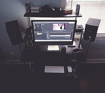 Arbeitsstudio, Traumstudio, Studio, Arbeit, Arbeitsablauf, Aufspritzen, grovemade, Arbeitsplatz, Technologie, Computer, Tabelle, Schreibtisch, Möbel, Computerausrüstung, Computerbildschirm, Verbindung, drinnen, Büro, kabellose Technologie, Desktop-PC, keine Leute, Kommunikation, Geschäft, Arbeiten, Abwesenheit, Fotoausrüstung, High Angle View, Computer Tastatur, Tastatur, elektrische Lampe, 5K, CC0, gemeinfrei, lizenzfrei