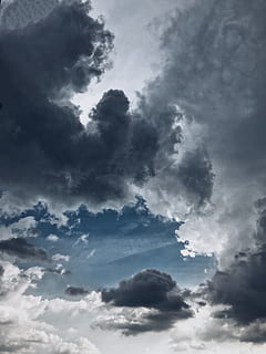 nimbus skyer, lyse, uklarhed, skyer, cloudscape, overskyet, dag, dagslys, dramatisk himmel, himmel, høj, natur, naturskøn, sky - himmel, skønhed i naturen, lav vinkel visning, scenics - natur, ro, ingen mennesker, rolig scene, udendørs, idyllisk, sollys, storm, baggrunde, fluffy, meteorologi, 4K, CC0, offentligt domæne, royaltyfrie