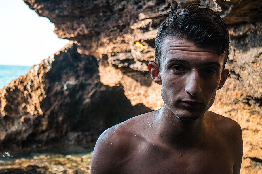 algeria, retrat, adult jove, home jove, una persona, tirada al cap, mirant la càmera, sense camisa, naturalesa, sòlid, rock - object, rock, aigua, gent maca, homes, a l'aire lliure, maco, terra, adult, mar, rostre humà, 5K