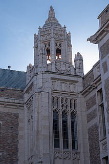costruzione, architettura, Torre, Torre dell'orologio, campanile, guglia, torretta, costruire un'ombra, Torre campanaria, cupola, colonna, pilastro, monumento, città universitaria, finestra, edificio per uffici, cripta, planetario, arcuato, arco, struttura costruita, esterno dell'edificio, cielo, Inquadratura dal basso, storia, il passato, religione, credenza, nessuno, luogo di culto, spiritualità, cielo sereno, città, natura, destinazioni di viaggio, giorno, turismo, orologio, 5K, CC0, dominio pubblico, privo di copyright