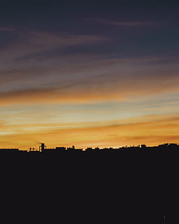 siluet fotoğrafçılığı, binalar, aydınlatmalı, parlak, bulutlar, cloudscape, renk, karanlık, şafak, akşam, peyzaj, turuncu arka plan, turuncu renk, manzara, siluet, gökyüzü, gün batımı, manzaralar - doğa, doğada güzellik, bulut - gökyüzü, sakin sahne, huzur, doğa, insansız, çevre, kopya alanı, pastoral, açık havada, ağaç, kentsel olmayan sahne, akşam karanlığı, 2K, CC0, kamu malı, telif ücretsiz