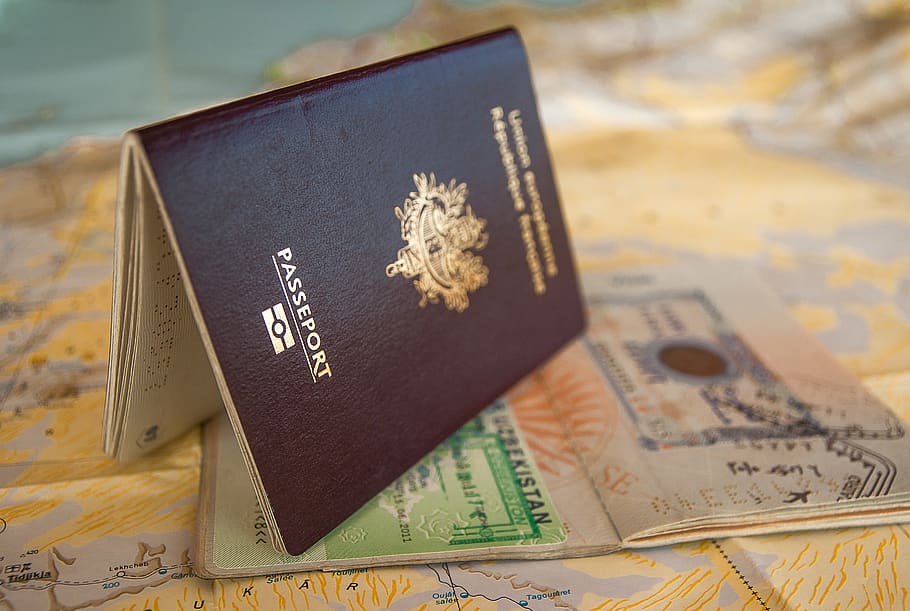 passaport, visa, frontera, buffer, costums, moneda de paper, moneda, Finances, negocis, riquesa, primer pla, a l'interior, cap gent, text, enfocament selectiu, viatjar, comunicació, tir de l'estudi, finances i economia, representació, economia, guió occidental, 2K