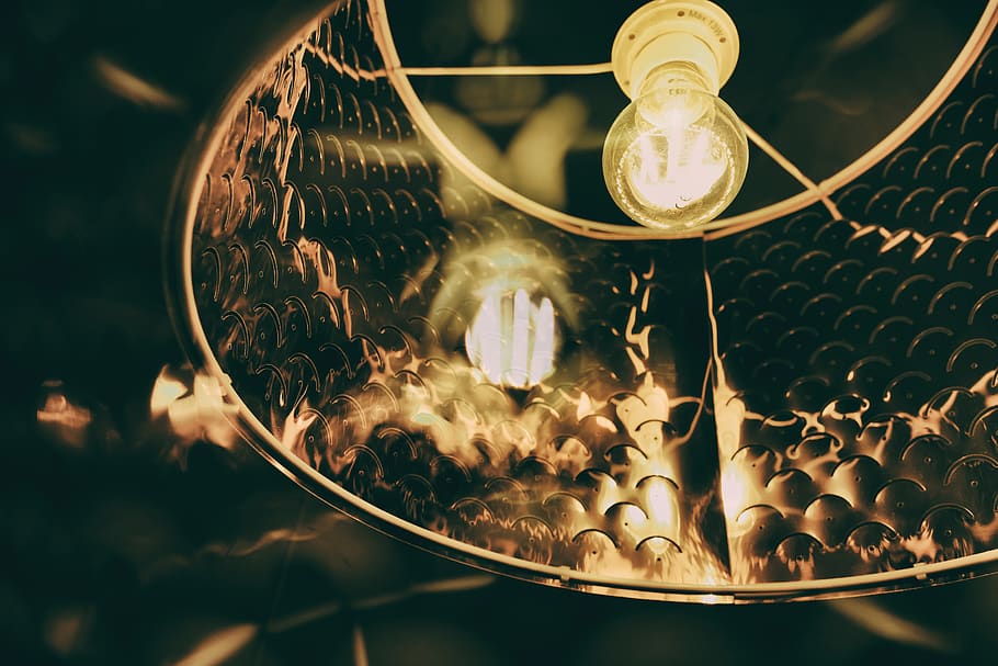 Licht, Lampe, Beleuchtung, aktuell, Energie, alt, retro, beleuchtet, Nahansicht, keine Leute, Lichtanlage, Essen und Trinken, Lebensmittel, Dekoration, drinnen, die Glühbirne, hängend, Frische, Fokus auf den Vordergrund, Container, transparent, Elektrizität, Urlaub, Küchenutensilien, Stillleben, Tier, Geschirr, elektrische Lampe, 5K