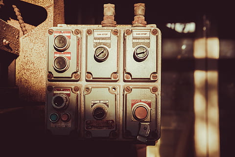 gris, elèctric, panell de control, paret, càmera, electrònica, bloqueig de combinació, bloqueig, accessoris, tecnologia, primer pla, a l'interior, cap gent, càmera - equip fotogràfic, vell, estil retro, nombre, temes de fotografia, lent - instrument òptic, el passat, centrar-se en primer pla, natura morta, història, polsador, metall, equipament, control, cultura i entreteniment artístic, 5K, CC0, domini públic, lliure de regalies
