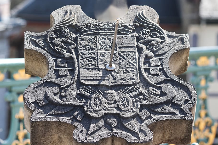 meridiana, pietroso, pointer, quadrante, tempo di, misurazione del tempo, misurazione, orologio, storico, tempo, sole, comporre, architettura, ore, strumento, solare, concentrarsi sulle conoscenze acquisite, arte e artigianato, scultura, rappresentazione, avvicinamento, creatività, intaglio - prodotto artigianale, giorno, rappresentazione umana, nessuno, mestiere, statua, religione, credenza, spiritualità, struttura costruita, all'aperto, modello, costruzione, motivo floreale, ornato, intaglio, 5K