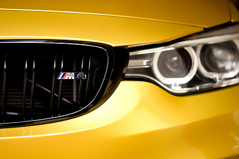 bmw světlomet, světlo, vozidlo, světlomet, automobil, přeprava, wichita, Spojené státy, loga, ochranná známka, symbol, bmw, m4, bmw m4, sportovní auto, sport, luxus, luxusní auto, hi def, auto, zlato, způsob dopravy, žlutá, pozemního vozidla, motorové vozidlo, nikdo, odraz, kov, moderní, bohatství, detail, celý rám, retro stylu, osvětlovací zařízení, pozadí, sklo - materiál, světlo vozidla, kolo, chrom, 5K, CC0, veřejná doména, bez autorských práv