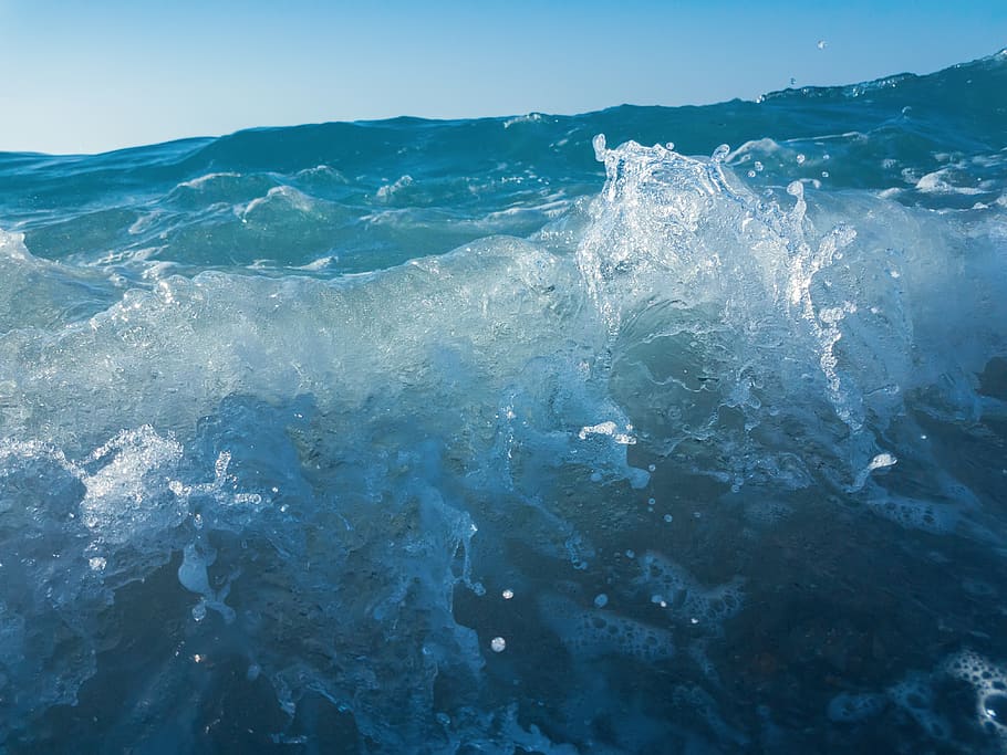 mare, onde, estate, spiaggia, sole, acqua, macro, blu, ciano, sfondo, waterscapes, schiuma, vita, natura, bellezza nella natura, scenics - natura, nessuno, sport, movimento, giorno, onda, lungomare, all'aperto, cielo, sport acquatico, spruzzi, potere in natura, idilliaco, ambiente, acqua corrente, rottura, 4K