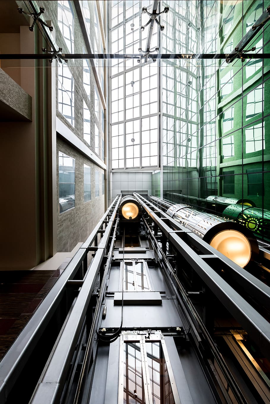 futuro, casa, ascensor, moderno, alta tecnología, Hazme, techo, espejo, vaso, arquitectura, ventana, estructura construida, adentro, material de vidrio, día, nadie, edificio, transparente, ciudad, cuarto doméstico, naturaleza, ausencia, reflexión, luz del sol, modelo, equipo de iluminación, lámpara eléctrica, 5K