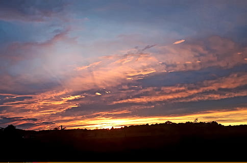 solnedgang, efterår, himmel, tusmørke, horisont, sol, aften, Mark, flygtig, prangende, sky - himmel, silhuet, scenics - natur, skønhed i naturen, ro, rolig scene, miljø, ingen mennesker, natur, landskab, orange farve, dramatisk himmel, idyllisk, ikke-urbane scene, udendørs, sollys, cloudscape, 4K, CC0, offentligt domæne, royaltyfrie