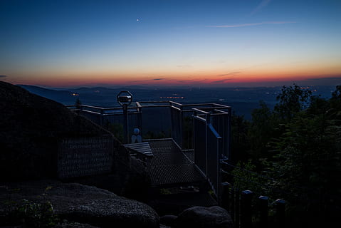 landskab, udsigt, rød, aften, nat, Mandelstein, østrig, vandring, bjerg, himmel, arkitektur, solnedgang, skønhed i naturen, natur, plante, scenics - natur, rolig scene, bygget struktur, træ, ro, ingen mennesker, rækværk, udendørs, trappe, idyllisk, vand, ikke-urbane scene, astronomi, 5K, CC0, offentligt domæne, royaltyfrie