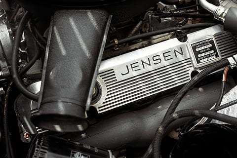 grauer jensen Motor, Motor, Motor-, Maschine, Genf, Schweiz, Transport, Fahrzeug, Fahrrad, Spule, Rotor, Spiral-, Jensen, Auto Motor, Autos, Auto, Automobil, Autoshow, Produktdesign, Landfahrzeug, Metall, Transportmittel, Nahansicht, Kraftfahrzeug, keine Leute, Retro-Stil, Text, verlassen, Tag, alt, Kommunikation, draußen, Fahrzeugteil, heruntergewirtschaftet, Scheinwerfer, 5K, CC0, gemeinfrei, lizenzfrei