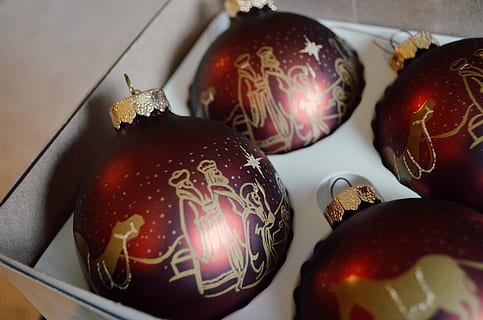 jul, træ, bold, rød, guld, dekoration, nativity, ferie, ornament, kristen, påske, påskeæg, mad, indendørs, fest, æg, stilleben, mad og drikke, tæt på, ingen mennesker, bord, Kunst og håndværk, sund kost, gruppe af objekter, ferie - begivenhed, jul ornament, 2K, CC0, offentligt domæne, royaltyfrie