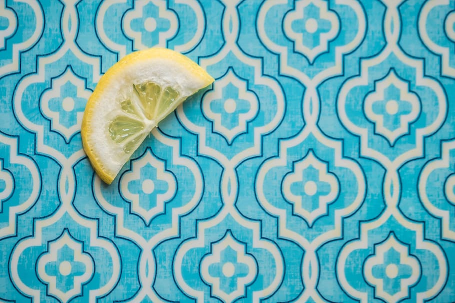 fetta di limone americano, pianta, frutta, cibo, agrumi, lime, tappeto, modello, Limone, bere, bevanda, arte, grafica, fragola, alcool, liquore, disegno floreale, acqua, produrre, pompelmo, mirtillo, fetta, cibo e bevande, in casa, mangiare sano, freschezza, benessere, nessuno, natura morta, avvicinamento, direttamente sopra, vista dall'alto, girato in studio, verdura, tavolo, spuntino, 4K