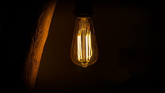 işıklı dize ışık, ışık, Lamba, ampul, aydınlatma, Led, karanlık, gece, parıltılı, parıltı, atmosfer, ahşap, ışık fikstür, abajur, neon, far, tavan lambası, güve, kelebek, hayvan, aydınlatılmış, aydınlatma ekipmanı, elektrik, cam malzemesi, filaman, içeriye, kapatmak, tek nesne, stüdyo çekimi, elektrik ışığı, siyah arka plan, ışık - doğal fenomen, yakıt ve enerji üretimi, insansız, teknoloji, şeffaf, elektrik lambası, güç kaynağı, lüks, 5K, CC0, kamu malı, telif ücretsiz