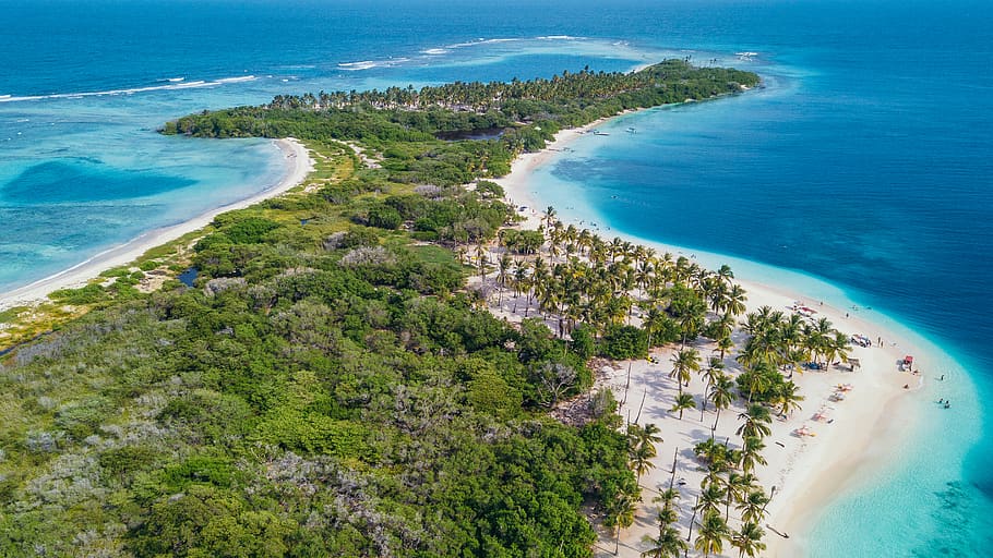 arbres verds, naturalesa, oceà, a l'aire lliure, aigua, platja, Costa, mar, venezuela, tucacas, parc nacional de morrocoy, activitats de lleure, atoll, terra, illa, promontori, sòl, sorra, edifici, Resort, hotel, escenics - natura, arbre, vista aèria, vista d’angle alt, bellesa a la natura, planta, cap gent, línia de costa, dia, blau, tranquil·litat, escena tranquil·la, destinacions de viatge, color turquesa, piscina, llacuna, badia, 2K
