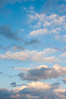 air, Contexte, bleu, nuage, cloudscape, nuageux, horizontal, en plein air, bouffi, ciel, Météo, nuage - ciel, beauté dans la nature, faible angle de vue, tranquillité, paysages - nature, personne, scène tranquille, la nature, arrière-plans, journée, plein cadre, idyllique, le coucher du soleil, scène non urbaine, ciel dramatique, météorologie, 2K, CC0, domaine public, libre de droits