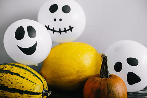 pumpkins & halloween, vegetables, autumn, fall, pumpkins, funny, halloween, ghosts, boo, food, food and drink, pumpkin, anthropomorphic smiley face, celebration, smiling, group of objects, freshness, no people, still life, yellow, fun, vegetable, choice, variation, studio shot, healthy eating, humor, close-up, 5K
