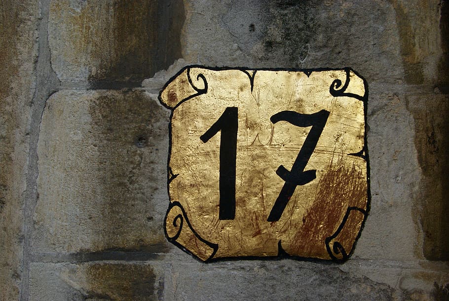 gris, negre, superfície, text, château du haut-kœnigsbourg, orschwiller, França, nombre, castell, vista del carrer, número de casa, número de carrer, disseny vintage, superfície de la paret, daurat, pintura daurada, rústic, paret, carrer, graffiti, comercial, alfabet, funció de construcció de parets, cap gent, representació, representació humana, comunicació, art i artesania, estructura construïda, dia, primer pla, signe, creativitat, arquitectura, orientació, semblança masculina, signe d'informació, textura, 4K