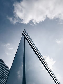 klar, Glasgebäude, Weiß, Blau, Himmel, Glas, Winkel, Scharf, Gebäude, Kante, die Architektur, modern, Struktur, minimal, städtisch, Design, Fassade, Außen, Fenster, Wolkenkratzer, Wolke, Tapete, Hintergrund, wolke - himmel, Flachwinkelansicht, gebaute Struktur, Natur, keine Leute, Tag, Metall, draußen, große Höhe, Verbindung, Brücke, Brücke - künstliche Struktur, Gebäudehülle, Transport, Sonnenlicht, Stadt, stehlen, 4K, CC0, gemeinfrei, lizenzfrei