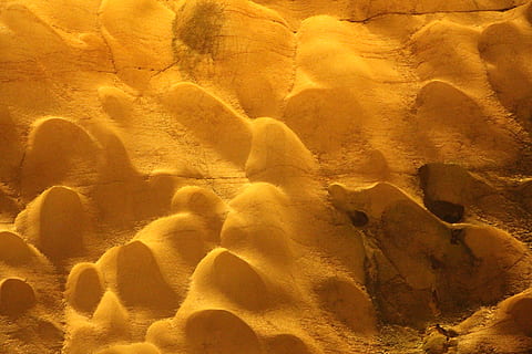 superfície amarela, Halong Bay Vietnam, Vietnã, natureza, parede, arenito, Rocha, pedra, textura, fechar-se, amarelo, padronizar, luz solar, deserto, ao ar livre, solo, areia, plantar, flora, caverna, quadro completo, origens, ninguém, terra, beleza na natureza, texturizado, dia, scenics - natureza, de praia, padrão natural, sólido, panorama, geologia, 5K, CC0, domínio público, royalty free
