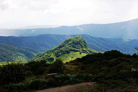 Geòrgia, muntanya, escenics - natura, escena tranquil·la, bellesa a la natura, medi ambient, paisatge, cel, tranquil·litat, planta, escena no urbana, Serra, cap gent, naturalesa, núvol - cel, dia, arbre, color verd, idíl·lic, terra, a l'aire lliure, cim de muntanya, paisatge rodant, 4K, CC0, domini públic, lliure de regalies