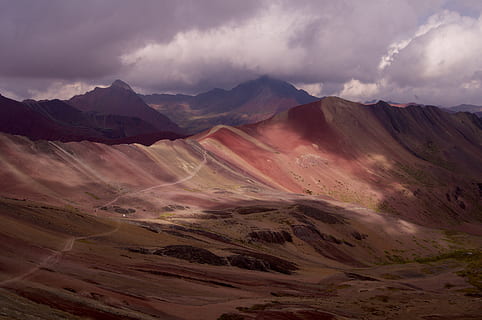 muntanyes i núvols, naturalesa, sòl, desert, a l'aire lliure, perú, carretera sense nom, Conca, muntanya, vall, canyon, altiplà, Serra, pic, carretera, grava, Carretera bruta, paisatge, escenics - natura, núvol - cel, cel, medi ambient, bellesa a la natura, escena tranquil·la, tranquil·litat, escena no urbana, cap gent, geografia física, destinacions de viatge, terra, geologia, remot, clima, clima àrid, 4K, CC0, domini públic, lliure de regalies