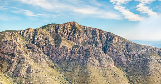 montagna, blu, cielo, natura, all'aperto, altopiano, picco del cacciatore, catena montuosa, picco, scogliera, Stati Uniti d'America, molle di pino, pendenza, valle, scenario, panoramico, paesaggio, canyon, mesa, natura selvaggia, campagna, roccia, scenics - natura, bellezza nella natura, nuvola - cielo, scena tranquilla, roccia - oggetto, ambiente, la tranquillità, scena non urbana, solido, nessuno, formazione rocciosa, destinazioni di viaggio, terra, geologia, idilliaco, picco di montagna, eroso, formazione, 5K, CC0, dominio pubblico, privo di copyright