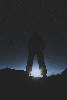Silhouette, Person, Stehen, sternenklare Nacht, Sternbilder, dunkel, Landschaft, Mann, Natur, Nacht-, szenisch, Himmel, Einsamkeit, sternenklar, sternenklarer Himmel, Sterne, eine Person, echte Menschen, Stern - Raum, Männer, Lebensstile, Land, Sternfeld, Freizeitbeschäftigung, Platz, Feld, Star, Astronomie, in voller Länge, Schönheit in der Natur, 5K, CC0, gemeinfrei, lizenzfrei