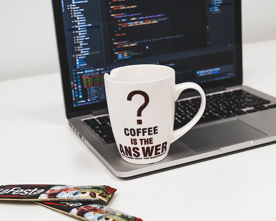 cafè, MacBook, poma, configuració, programació, escriptori, interior, disseny, netejar, blanc, comunicació, tassa, tecnologia, cafè - beguda, tassa de cafè, natura morta, text, tecnologia sense fils, guió occidental, taula, beure, a l'interior, refresc, connexió, cap gent, ordinador, menjar i beguda, portàtil, vaixella, teclat, 4K
