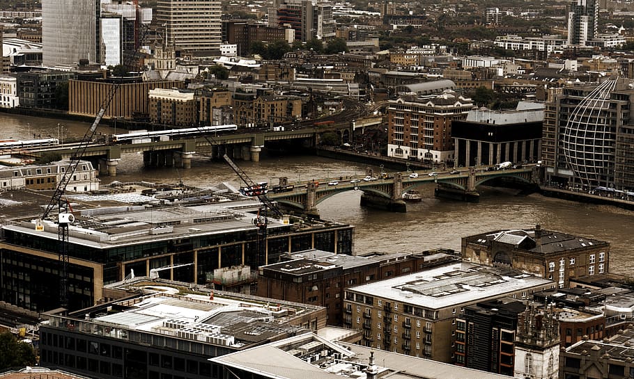 edificio grigio, vista aerea, paesaggio, natura, all'aperto, scenario, città, Londra, costruzione, st. la cattedrale di Paul, Regno Unito, urbano, cittadina, centro, catena di montaggio, fabbrica, strada, industria, consolle, elettronica, architettura, struttura costruita, esterno dell'edificio, vista dall'alto, paesaggio urbano, giorno, quartiere residenziale, nessuno, acqua, fiume, tetto, connessione, mezzi di trasporto, 5K