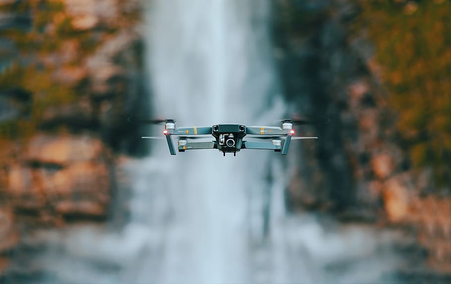 selectiu, focalitzar la fotografia, drone quadcopter, drone volador, drone, tecnologia, cascada, desenfocament de la cascada, mavic, pro, volar, naturalesa, rc, dji, penya-segat, helicòpter, volant, vehicle aeri, avió, hèlix, a l'aire lliure, transport, aire, cap gent, cel, imatge en color, 5K