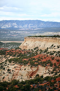 canion, stâncă, stânci, canion, stâncă, stânci, nori, colorate, lumina zilei, deşert, ecologie, eroziune, formarea geologică, geologie, marele Canion, Reper, peisaj, maiestuos, de munte, munţi, parc național, natural, natură, în aer liber, decor, pitoresc, vedere, cer, copaci, mediu inconjurator, scenice - natura, Munte, o scenă liniștită, frumusețe în natură, zi, nor - cer, nici o persoana, teren, plantă, copac, liniște, scenă non-urbană, arhitectură, vedere în unghi mare, destinații de călătorie, 5K, CC0, domeniu public, fără drepturi de autor