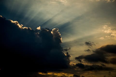 Luftbild Sonnenuntergang, Atmosphäre, Wolke, Wolken, Abend, hoffen, Sonnenstrahl, Himmel, Sonne, Sonnenstrahlen, Sonnenlicht, Sonnenschein, Wetter, wolke - himmel, Schönheit in der Natur, Szenen - Natur, Natur, keine Leute, Umgebung, Geologie, Kraft in der Natur, Leistung, draußen, Rauch - physische Struktur, ausbrechen, Hitze - Temperatur, Sonnenuntergang, Ruhe, idyllisch, 5K, CC0, gemeinfrei, lizenzfrei