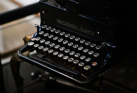 old, typewrite, black, typewriter, vintage, write, retro, machine, writer, antique, nostalgia, type, text, paper, message, typing, author, office, writing, blogging, letters, classic, keys, number, technology, indoors, retro styled, close-up, letter, table, no people, business, calculator, focus on foreground, selective focus, alphabet, finance, high angle view, communication, 5K, CC0, public domain, royalty free