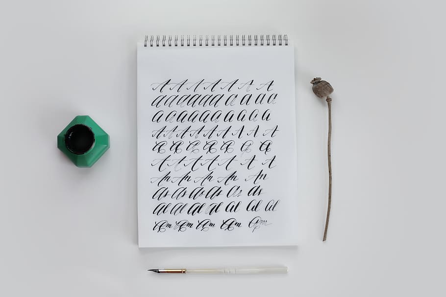 blanc, quadern, text, cal·ligrafia, escriptura a mà, pàgina, tinta, lletres, a, les lletres, carta, diari, paper, segell de cera, etiqueta, document, bolígraf, ampolla, ampolla de tinta, desplaçar-se, goma d'esborrar, a l'interior, cap gent, vista d’angle alt, guió occidental, primer pla, natura morta, directament a sobre, publicació, color verd, taula, comunicació, llibre, instrument d’escriptura, educació, Color blanc, 5K