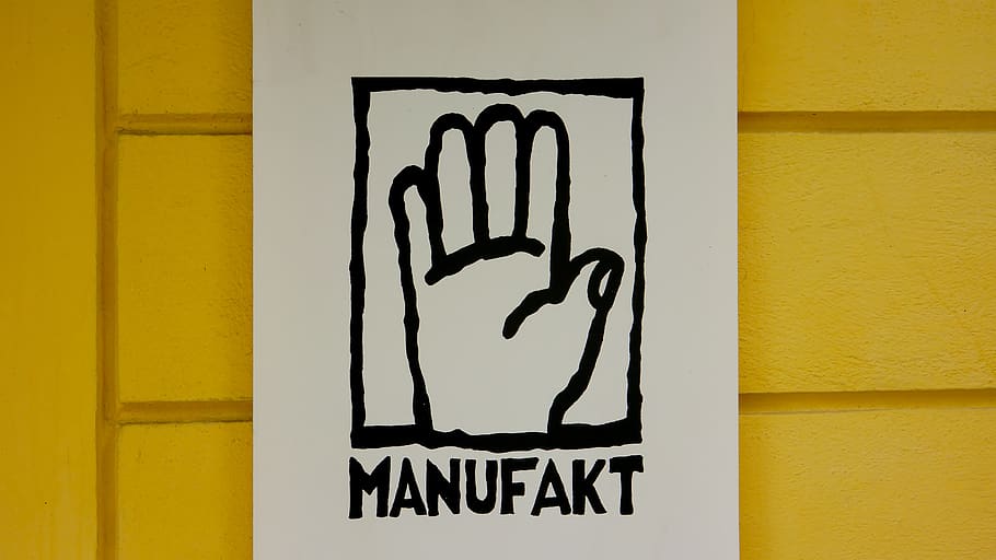 hvidt printerpapir, hånd, tekst, reklame, plakat, kunst, næve, papir, brochure, flyer, stencil, moderne kunst, mad, grønkål, plante, kål, grøntsag, pil, symbol, grafik, håndled, meddelelse, gul, vestlige script, skilt, murbygningsfunktion, arkitektur, bygget struktur, dag, ingen mennesker, Kunst og håndværk, repræsentation, bygning udvendig, kreativitet, udendørs, graffiti, sort farve, væg, menneskelig repræsentation, tæt på, besked, 5K