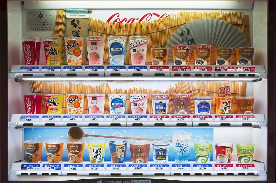 distributore automatico rosso, nessuno, grande gruppo di oggetti, mensola, in casa, Al dettaglio, ordine, fianco a fianco, memorizzare, scelta, in vendita, contenitore, di fila, variazione, shopping, abbondanza, collezione, preparativi, ripetizione, multicolore, comunicazione, consumismo, 4K