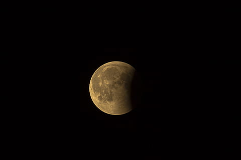 lunar eclipse, full moon, moon, moonlight, night, space, astronomy, sky, scenics - nature, beauty in nature, planetary moon, tranquility, copy space, no people, tranquil scene, low angle view, nature, idyllic, moon surface, clear sky, astrology, half moon, outdoors, dark, space and astronomy, 5K, CC0, public domain, royalty free
